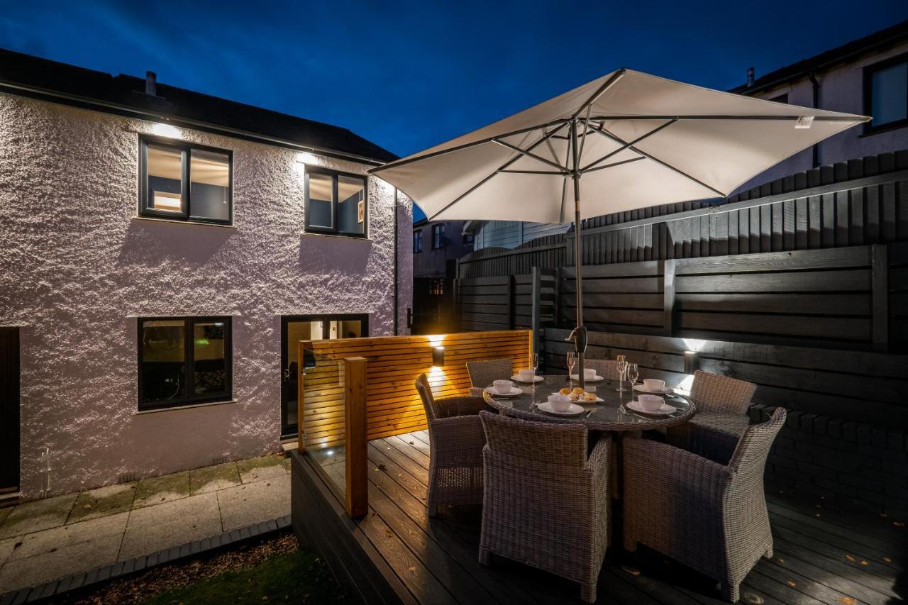 Rockside - Luxury 1 Bedroom Home With Hot Tub, Central Location, Parking And Pet Friendly Windermere Zewnętrze zdjęcie