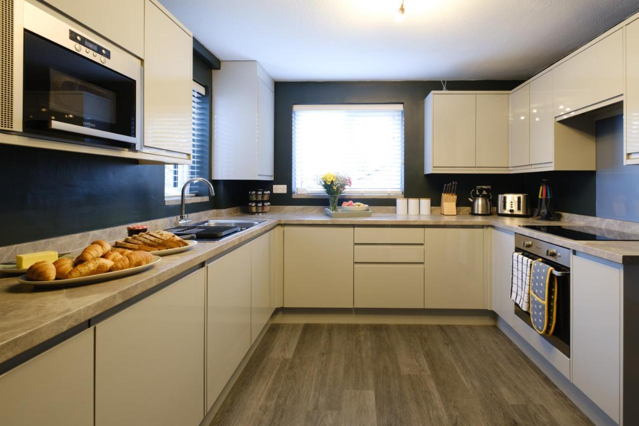Rockside - Luxury 1 Bedroom Home With Hot Tub, Central Location, Parking And Pet Friendly Windermere Zewnętrze zdjęcie
