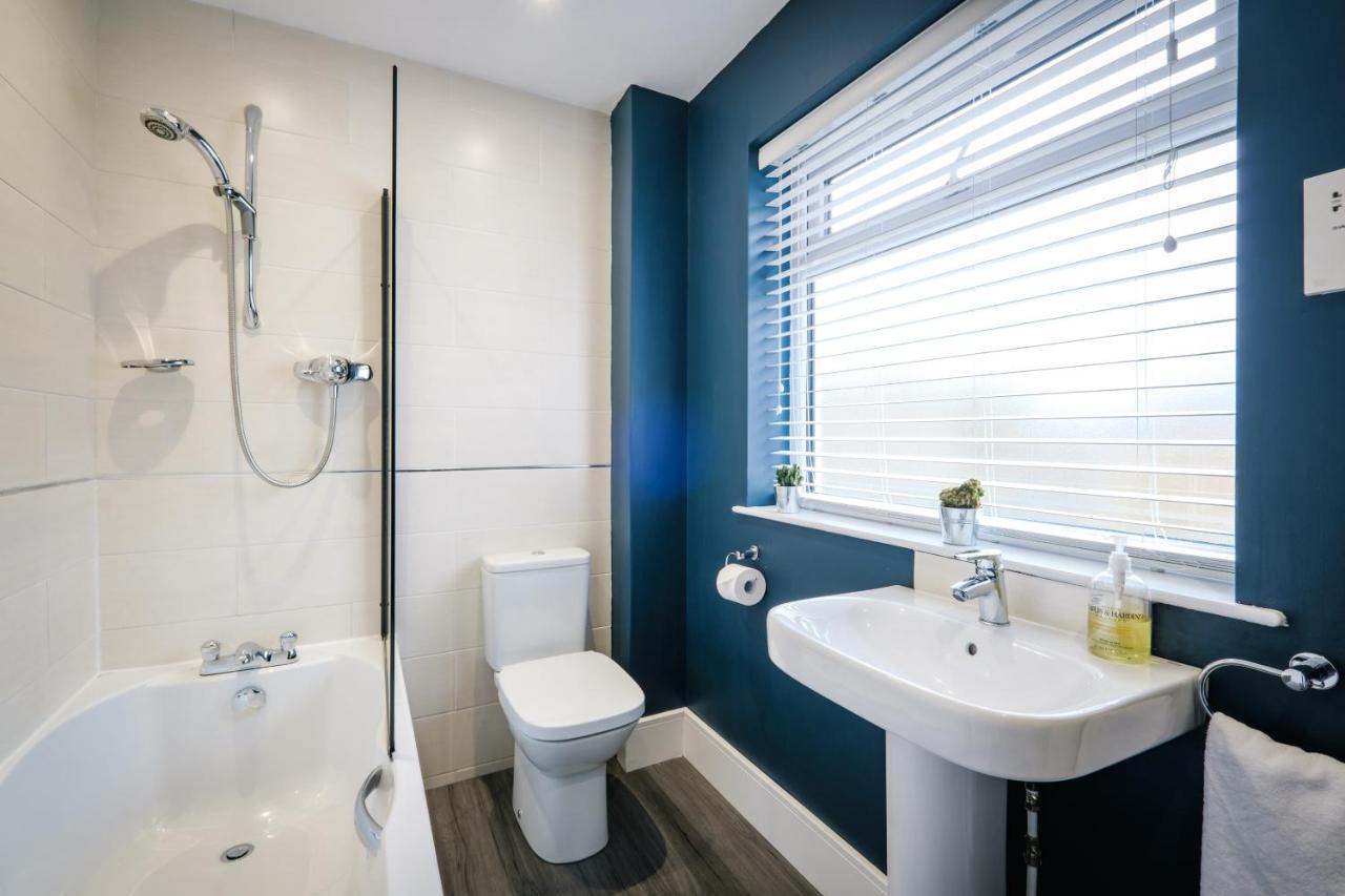 Rockside - Luxury 1 Bedroom Home With Hot Tub, Central Location, Parking And Pet Friendly Windermere Zewnętrze zdjęcie