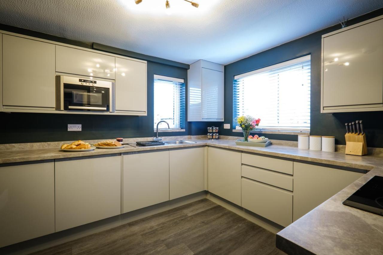 Rockside - Luxury 1 Bedroom Home With Hot Tub, Central Location, Parking And Pet Friendly Windermere Zewnętrze zdjęcie