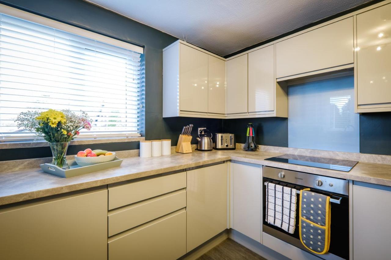 Rockside - Luxury 1 Bedroom Home With Hot Tub, Central Location, Parking And Pet Friendly Windermere Zewnętrze zdjęcie