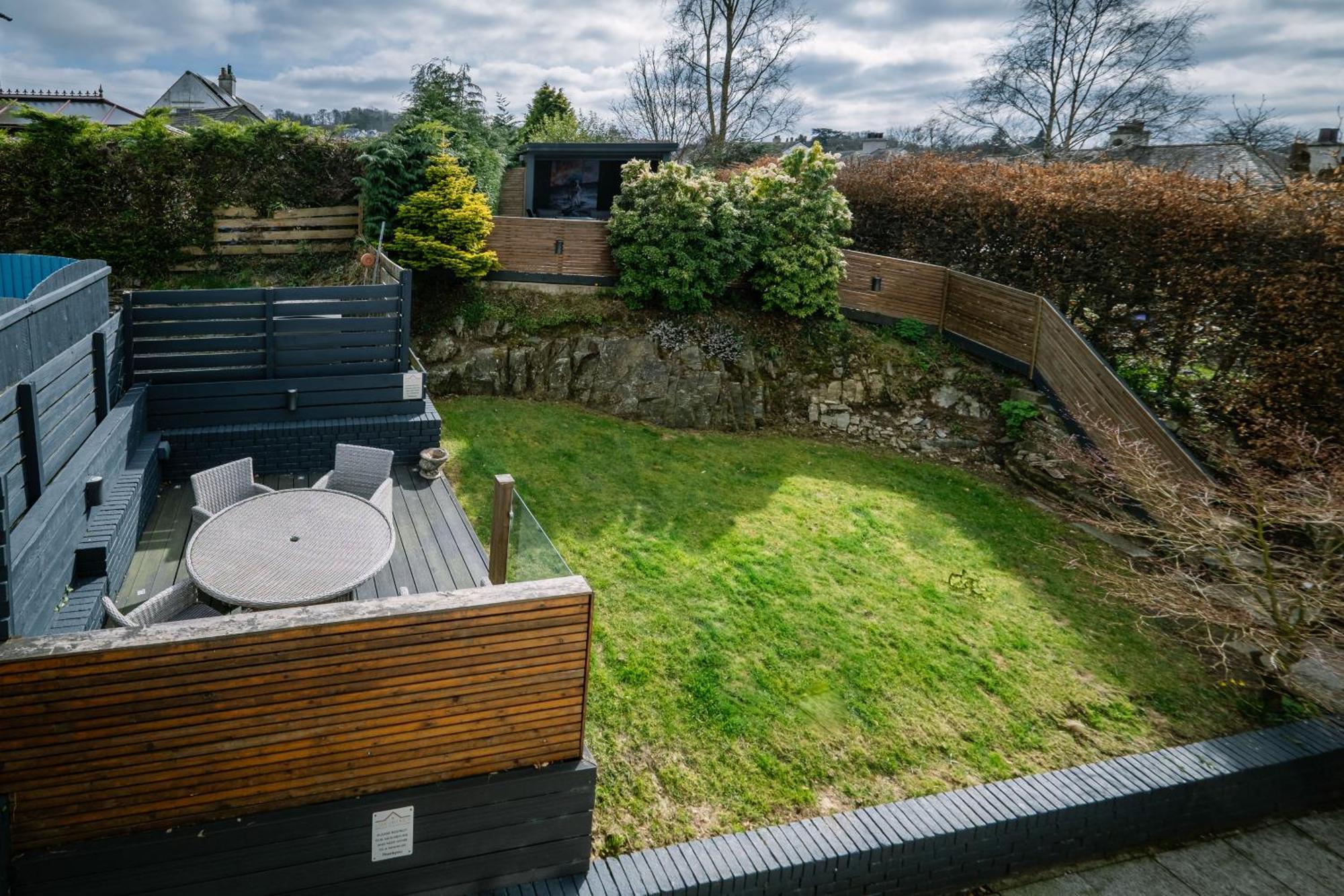 Rockside - Luxury 1 Bedroom Home With Hot Tub, Central Location, Parking And Pet Friendly Windermere Zewnętrze zdjęcie