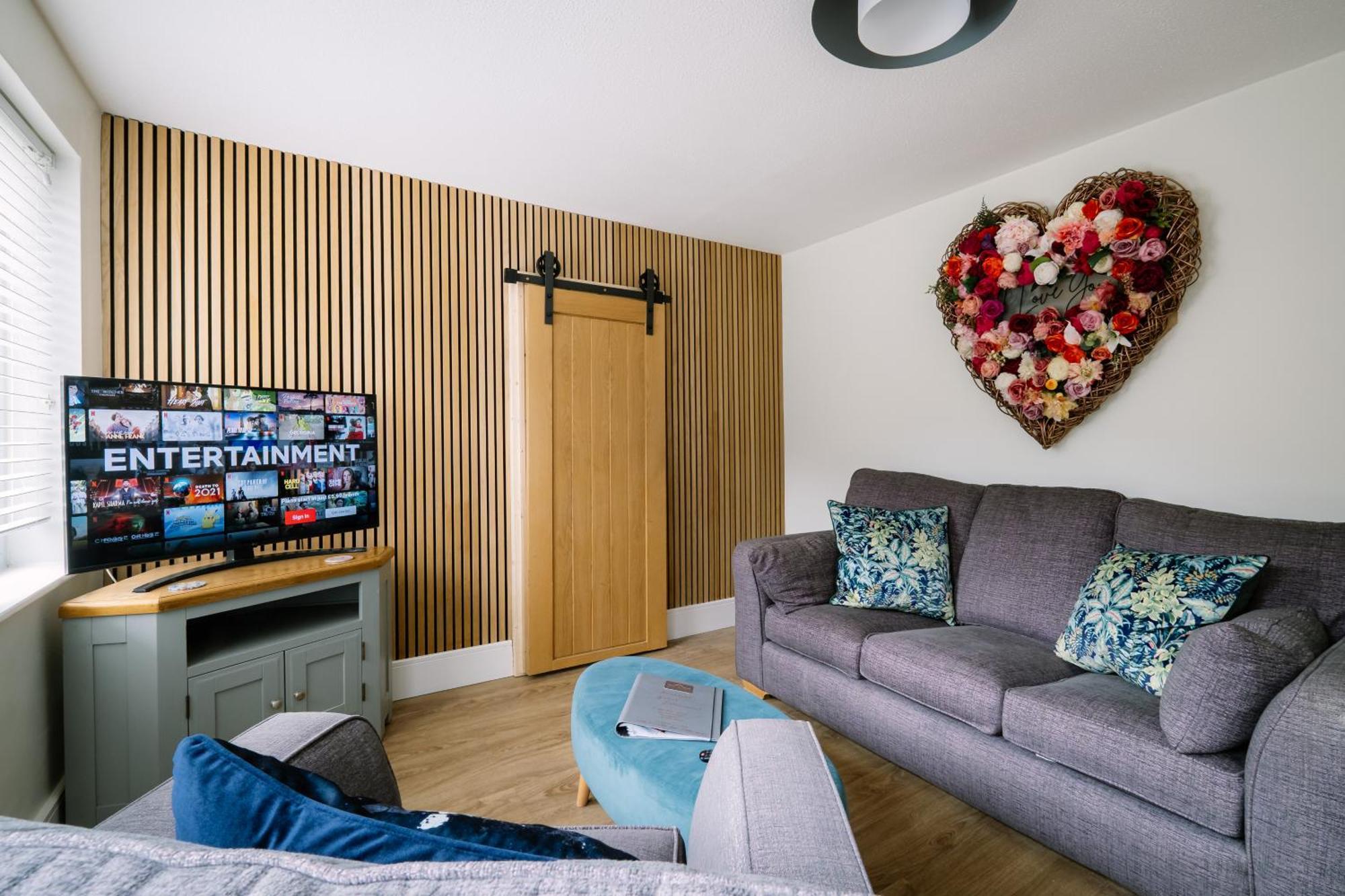 Rockside - Luxury 1 Bedroom Home With Hot Tub, Central Location, Parking And Pet Friendly Windermere Zewnętrze zdjęcie