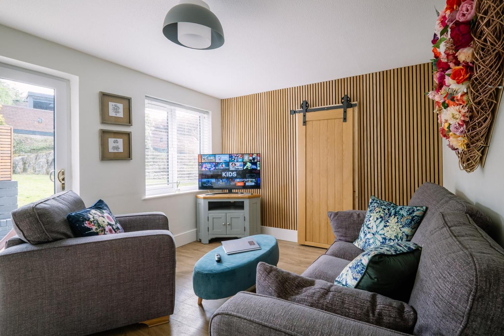 Rockside - Luxury 1 Bedroom Home With Hot Tub, Central Location, Parking And Pet Friendly Windermere Zewnętrze zdjęcie