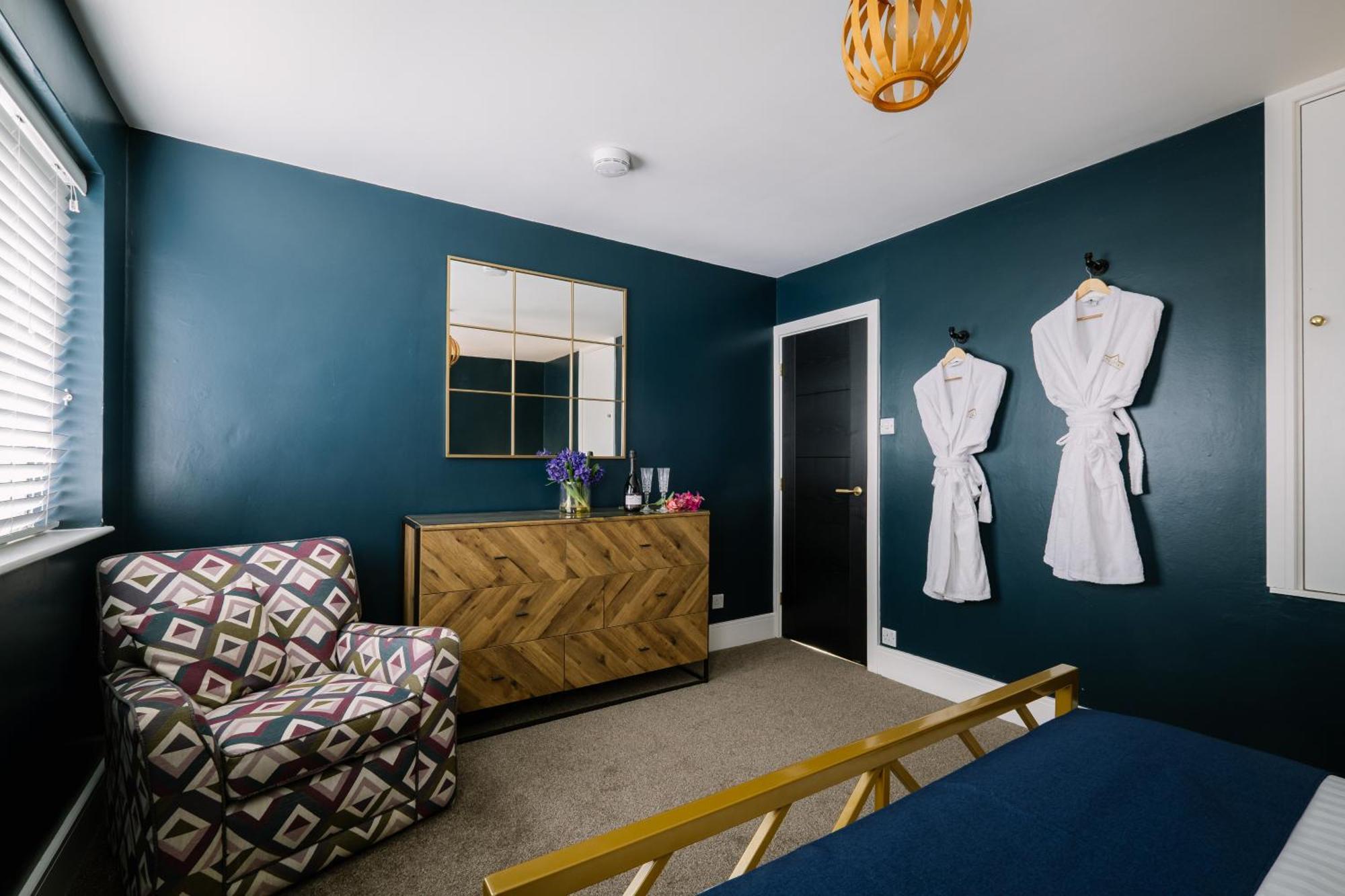 Rockside - Luxury 1 Bedroom Home With Hot Tub, Central Location, Parking And Pet Friendly Windermere Zewnętrze zdjęcie